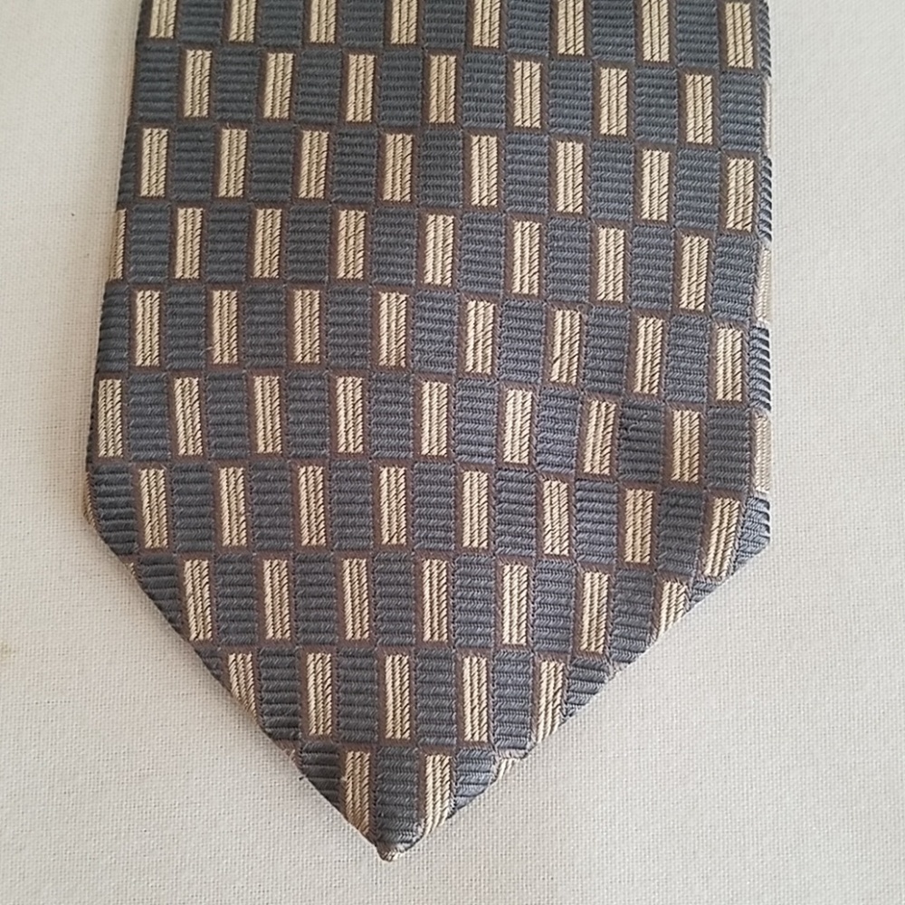 100% Silk Neck Tie from GEOFFREY BEENE